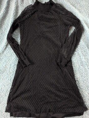 Nina Leonard szS Black Long-Sleeve Lace Midi Dress